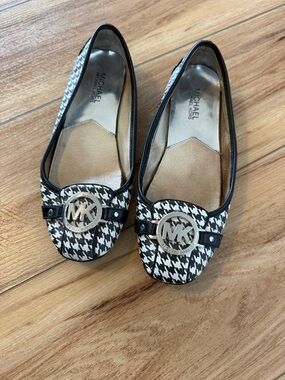 MICHAEL Michael Kors Black & White Houndstooth Logo Flats